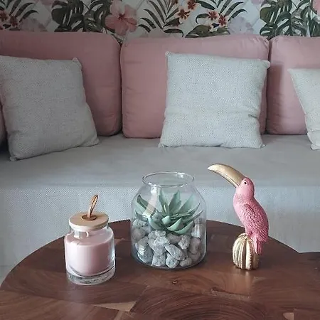 Pinky Pearl Apartman Lutráki