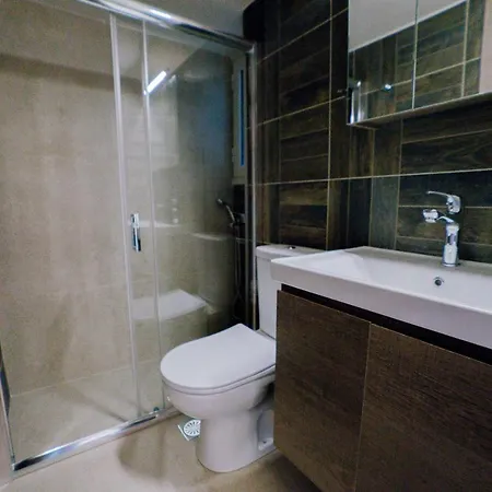 Pinky Pearl Loutráki